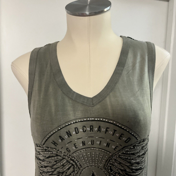 NWT  women’s Vneck Tank Open Back By Liberty Wear biker - Picture 2 of 12